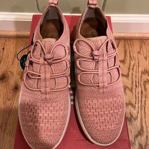 Cobb Hill Women’s Skylar Bungee Sneaker